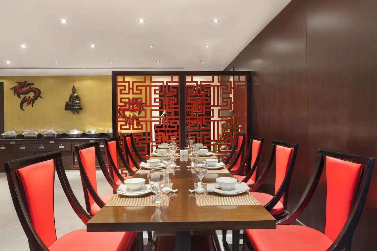 کافی شاپ هتل هاوارد جانسون بای ویندهام بر دبی